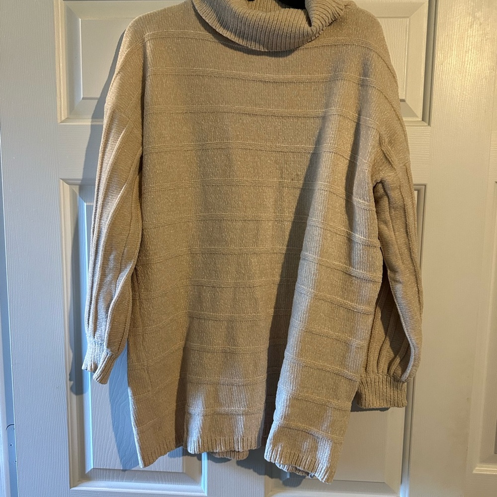 MCream Turtleneck Sweater